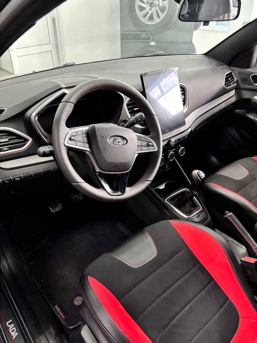 Интерьер Lada Vesta Sportline
